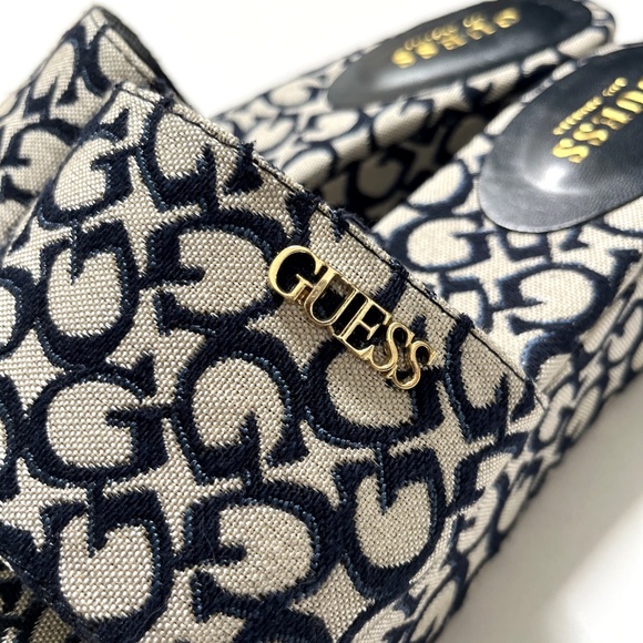 NWOB GUESS Monogram Denim Logo Platform Slides Sandals Size 10M Blue Beige - Picture 2 of 8